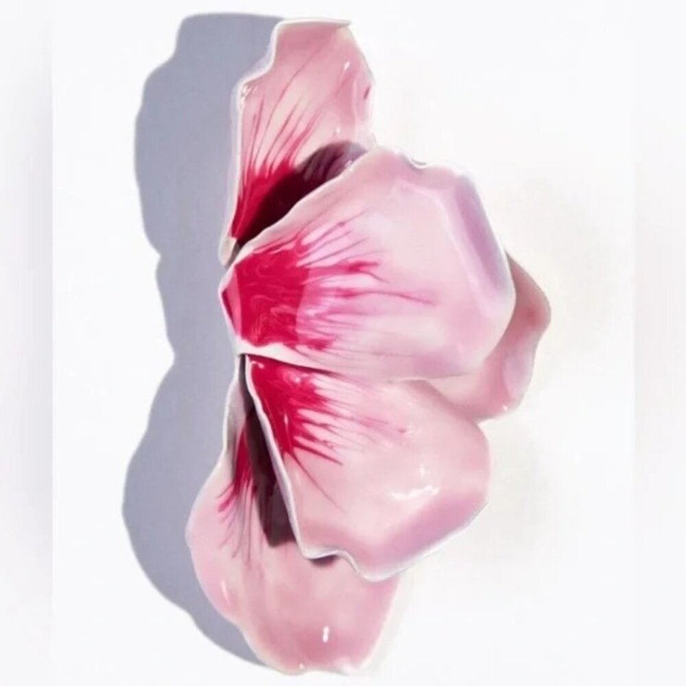 ZARA Earrings Enameled Petal Fan in Pink New 💕✨✨✨✨
